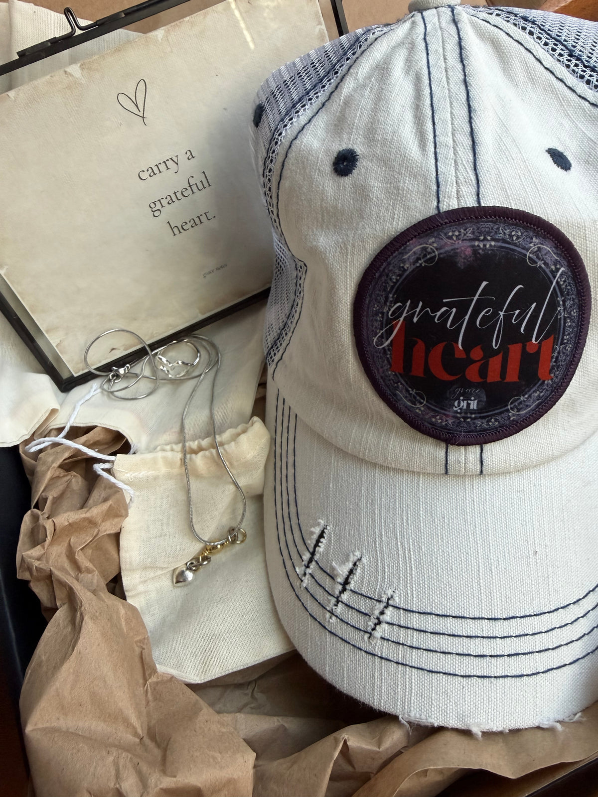 Grateful Heart Gift Box – Trucker Hat, Heart Necklace, Silver Ring & 5×7 Art Print