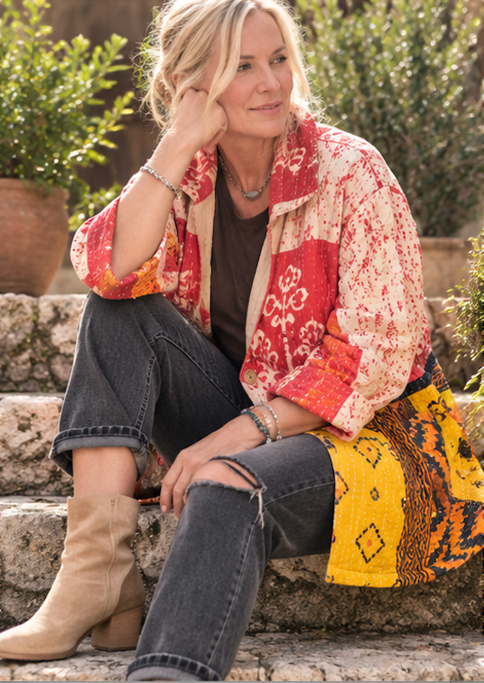Wanderer Reversible Kantha Robe Button Front - Red & black